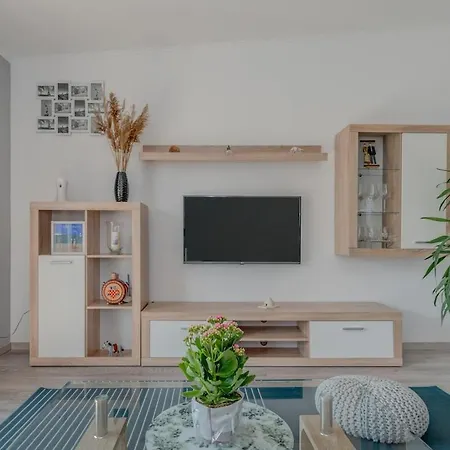 Apartment Zaja *