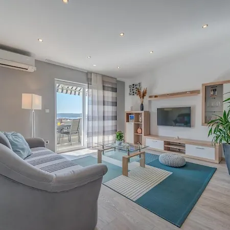 Apartment Zaja *
