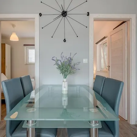 Apartment Zaja